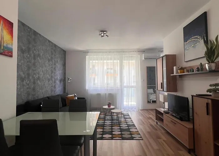 Happy Living Apartment W Balcony